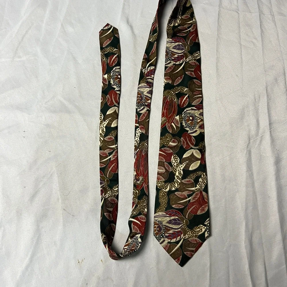 Kenneth Cole New York Silk Tie Burgundy Green Floral Pattern‎ Made in Italy Mens
